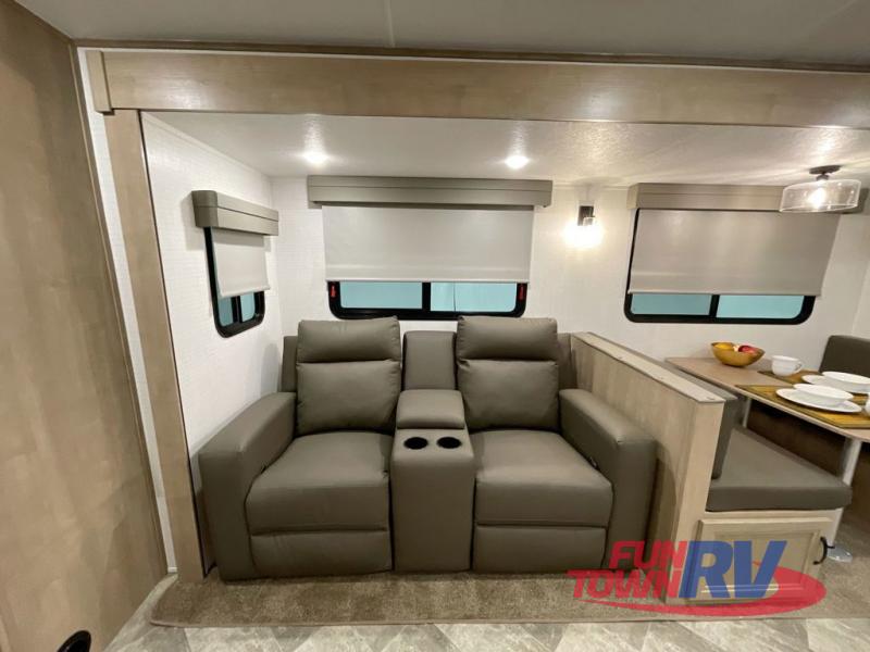 New Palomino Solaire Ultra Lite Rbss Travel Trailer At Fun Town