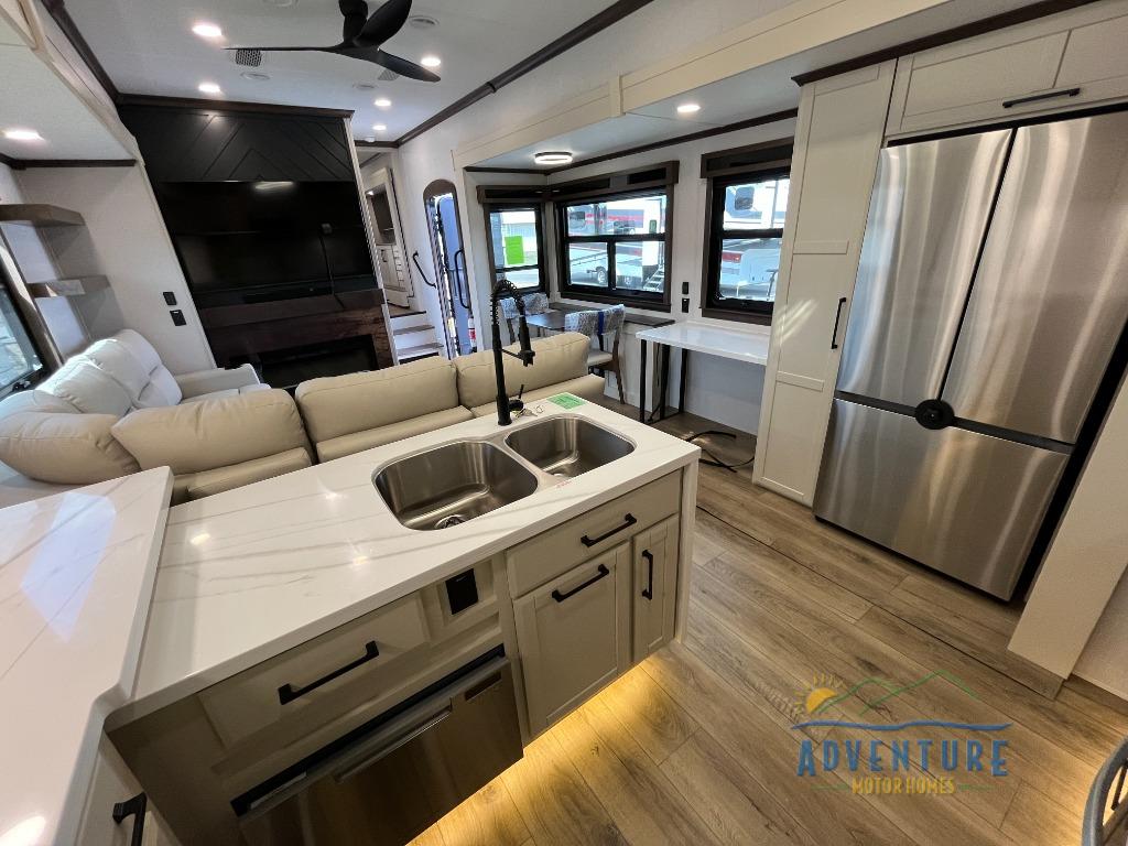 RV listing image