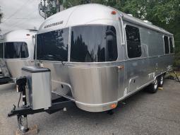 New 2024 Airstream RV Globetrotter 25FB With Solar Package Photo
