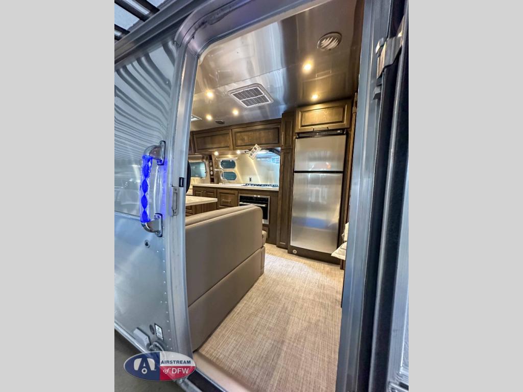 New 2024 Airstream RV Classic 33FB Twin Travel Trailer at Airstream DFW