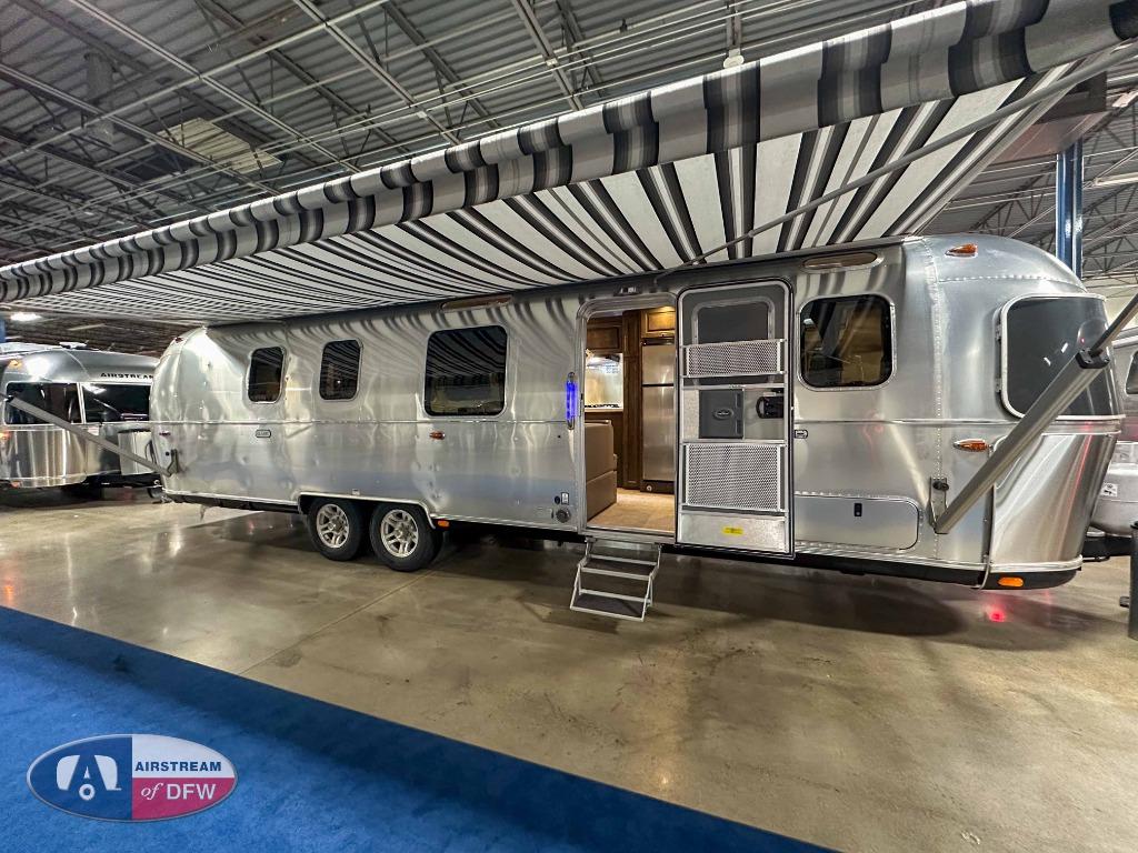 New 2024 Airstream RV Classic 33FB Twin Travel Trailer at Airstream DFW