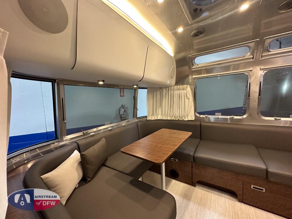 New 2024 Airstream RV Globetrotter 27FB Twin Travel Trailer at