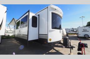 New 2024 CrossRoads RV Hampton HP372FDB Photo