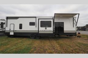 New 2025 CrossRoads RV Hampton 388FKL Photo