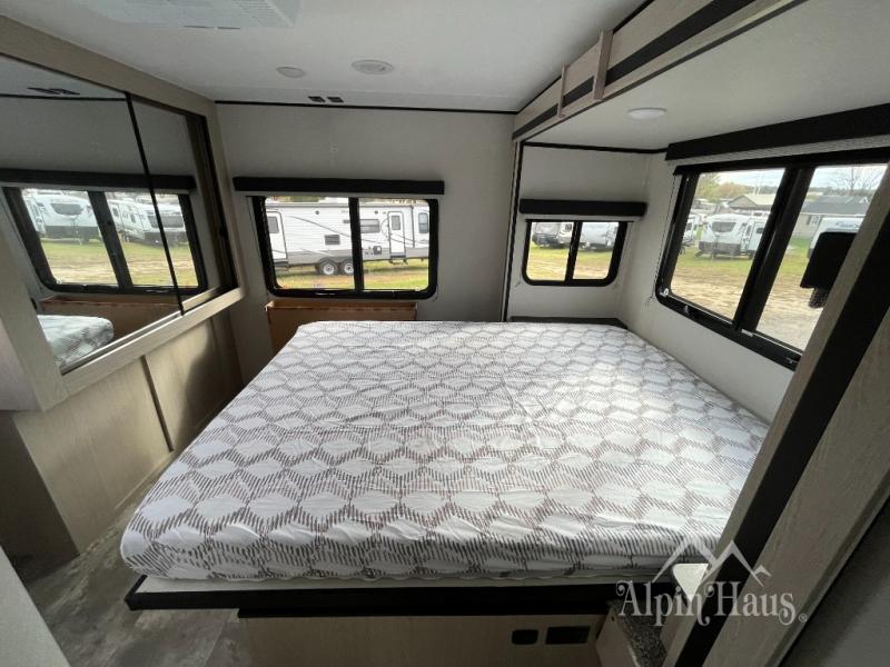 New 2024 Coachmen RV Apex UltraLite 243FKS Travel Trailer at Alpin