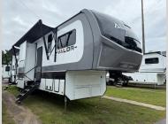 New 2025 Alliance RV Valor 40V13 image