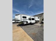 Used 2023 Palomino Columbus 388FK image