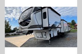 New 2025 Keystone RV Montana High Country 389BH Photo