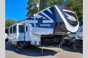 New 2025 Jayco Seismic 395 Photo