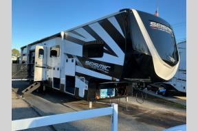 New 2025 Jayco Seismic Luxury Series 4113 Photo