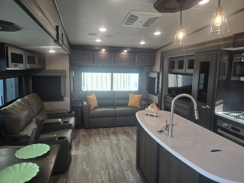 RV listing image