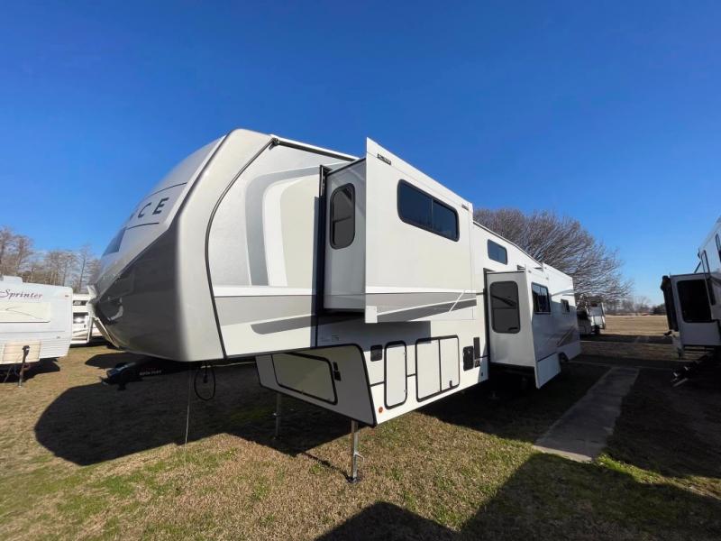 New 2024 Alliance RV Avenue 37MBR Fifth Wheel at A & L RV Sales