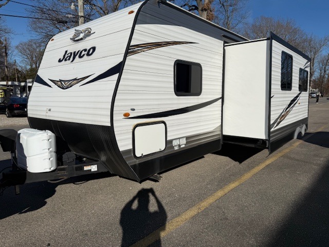 RV listing image
