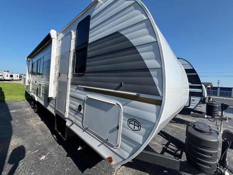 RV listing image