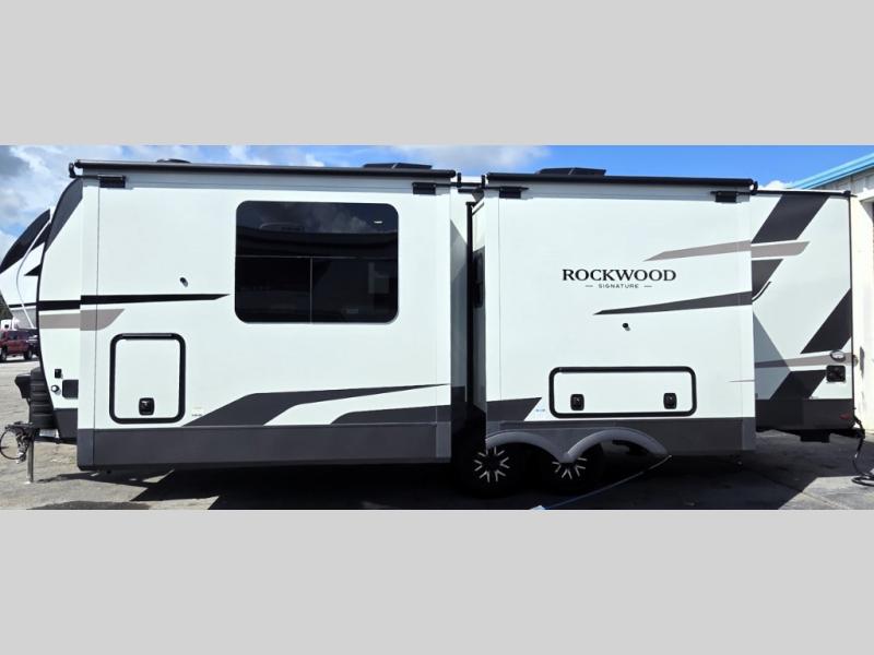 RV listing image