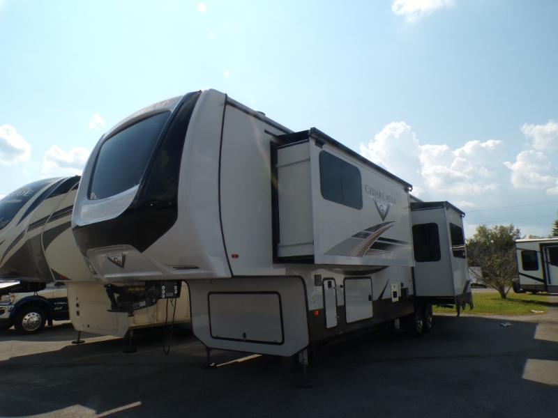 RV listing image