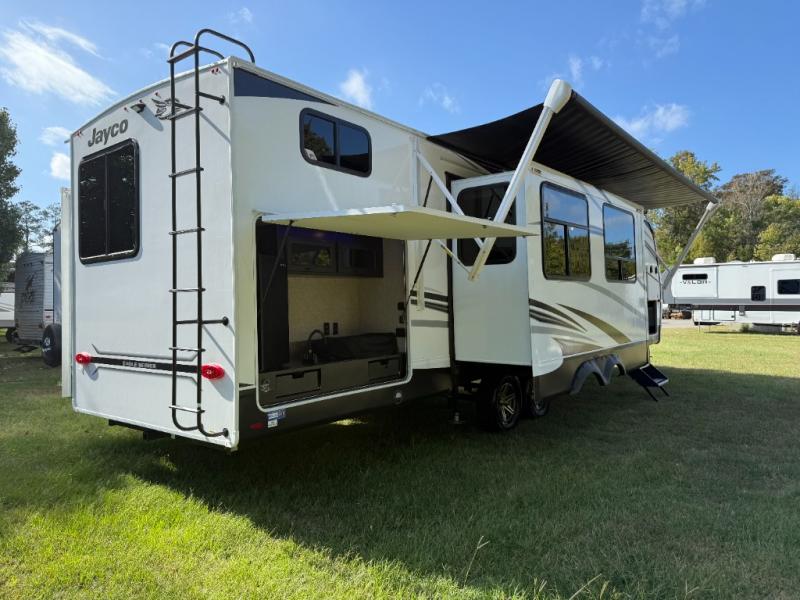 RV listing image