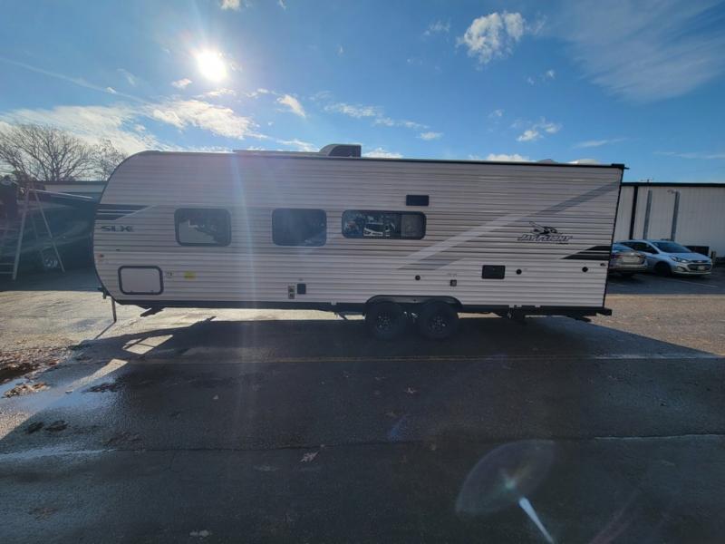 RV listing image