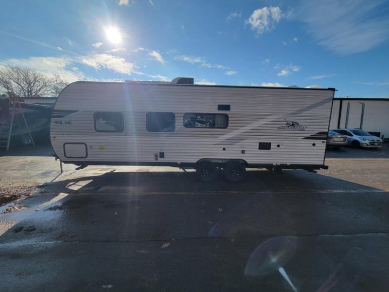 RV listing image