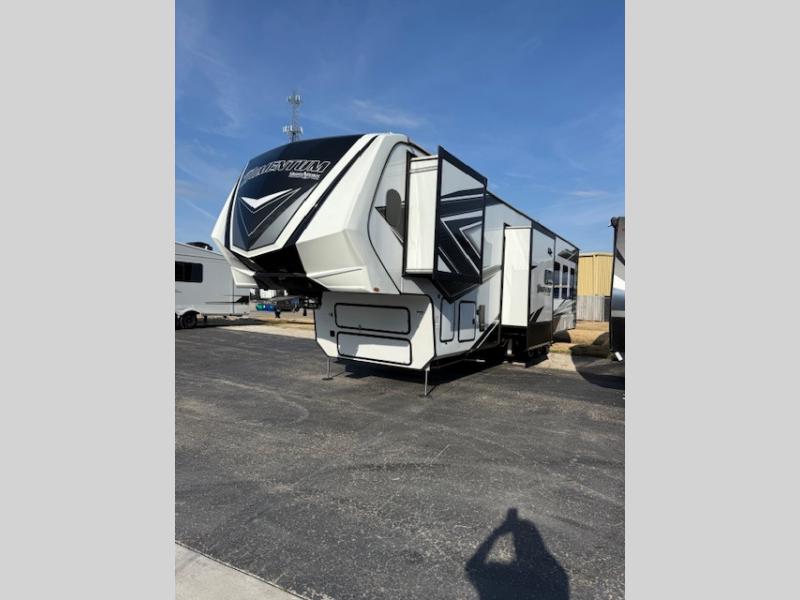 RV listing image