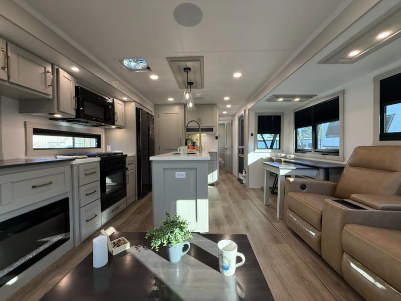 RV listing image