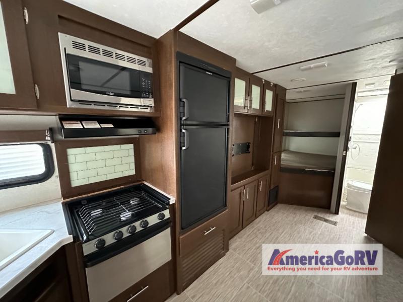 Used 2018 Prime Time RV Avenger 31DBS Travel Trailer at AmericaGoRV