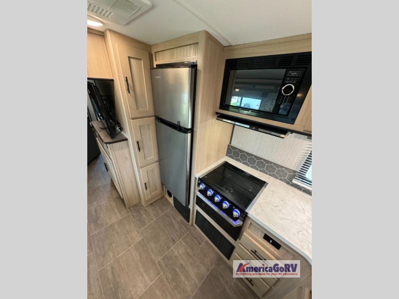 Used 2021 Cruiser Radiance Ultra Lite 32BH Travel Trailer at ...