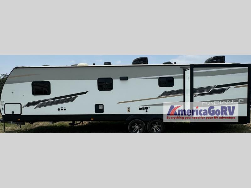 Used 2021 Cruiser Radiance Ultra Lite 32BH Travel Trailer at ...