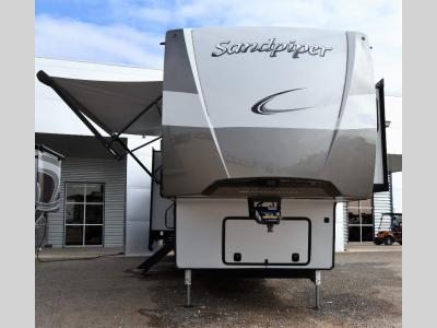 WHAT A GREAT LOOKING CAMPER
