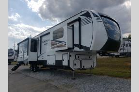 Used 2023 KZ Durango Gold G383RLQ Photo