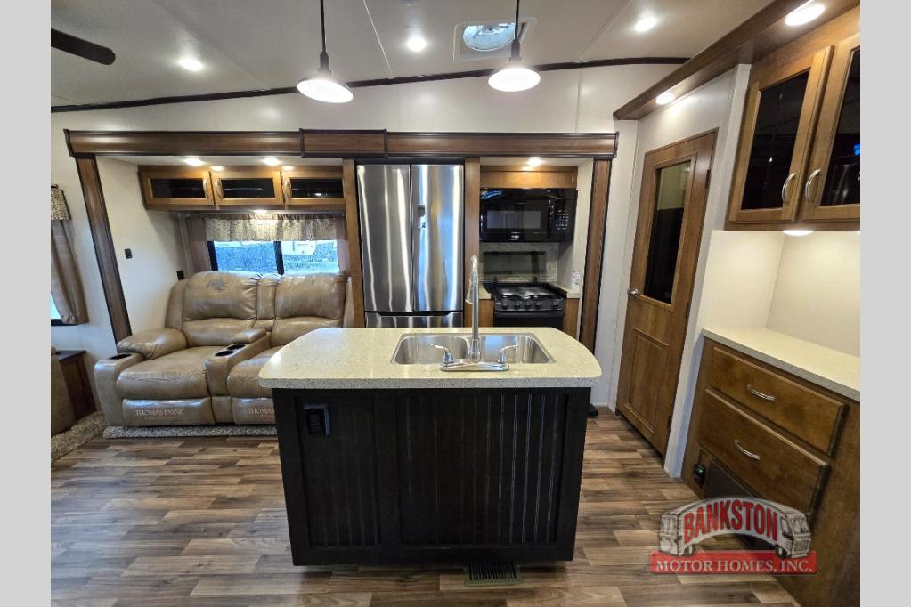 RV listing image