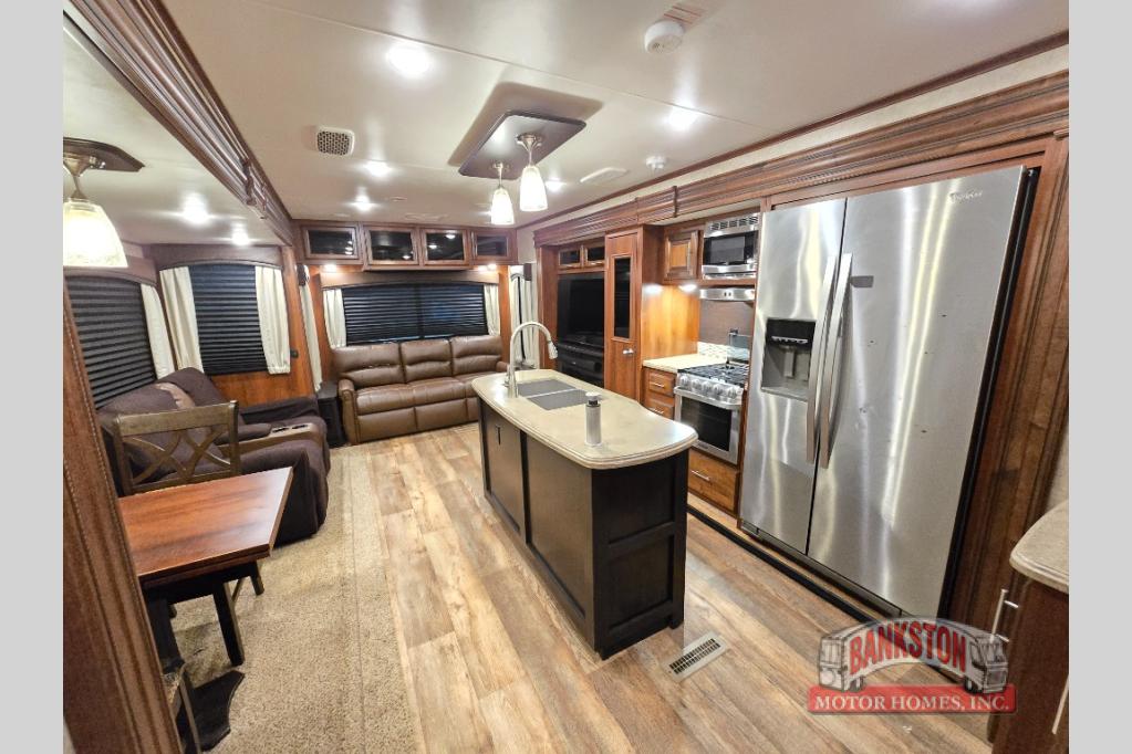 RV listing image
