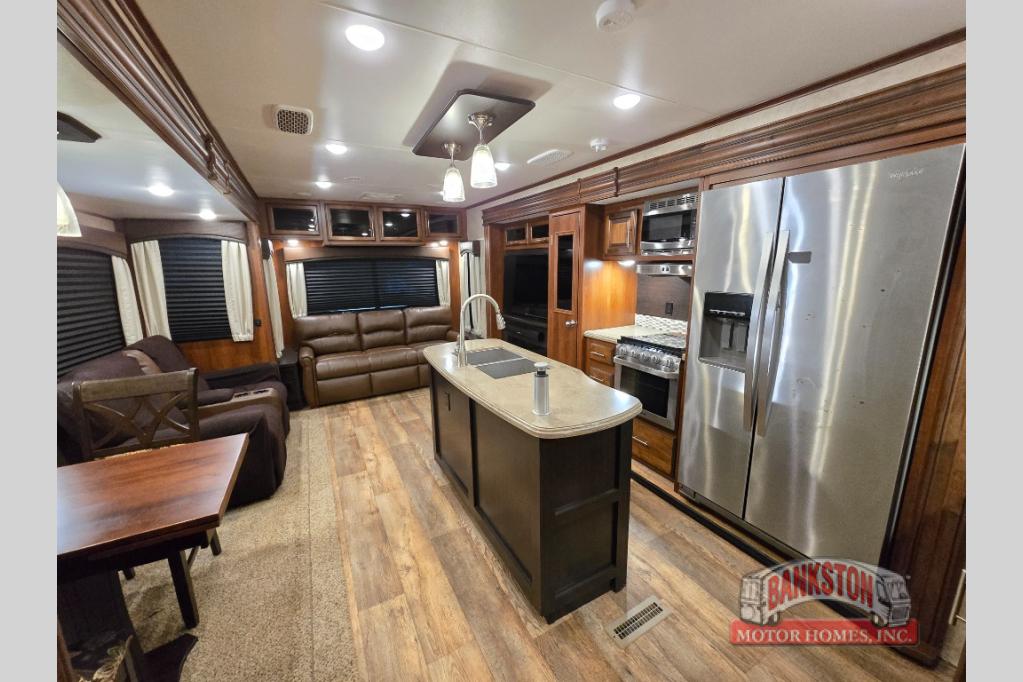 RV listing image