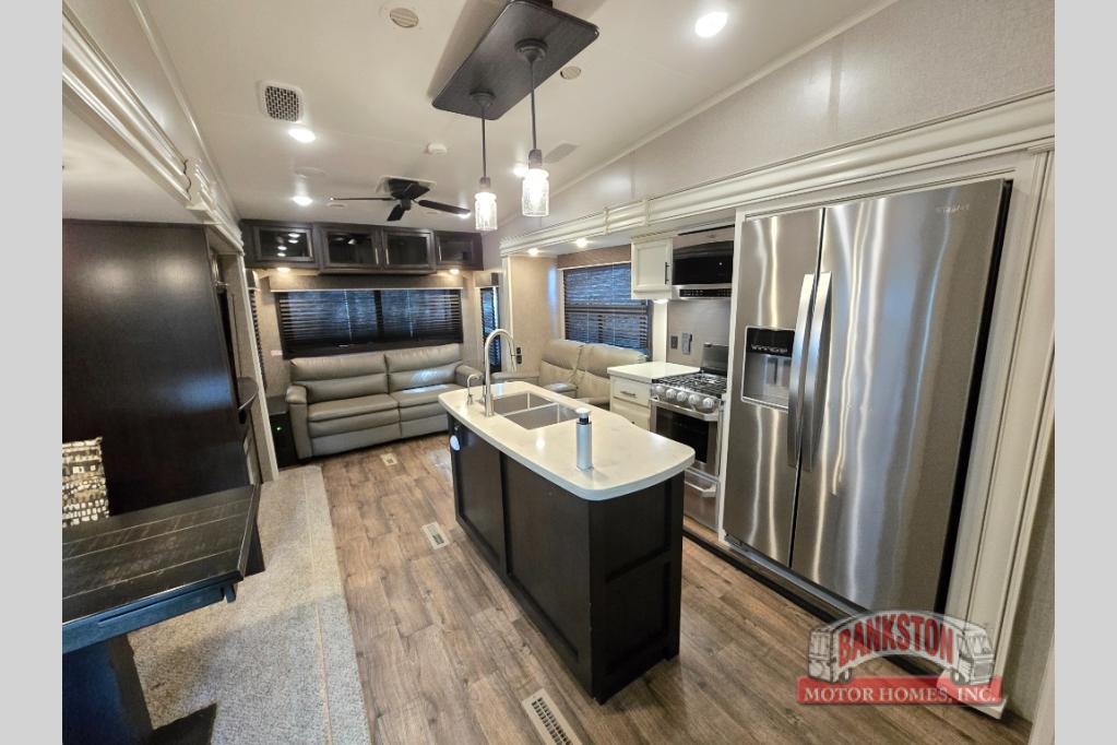 RV listing image