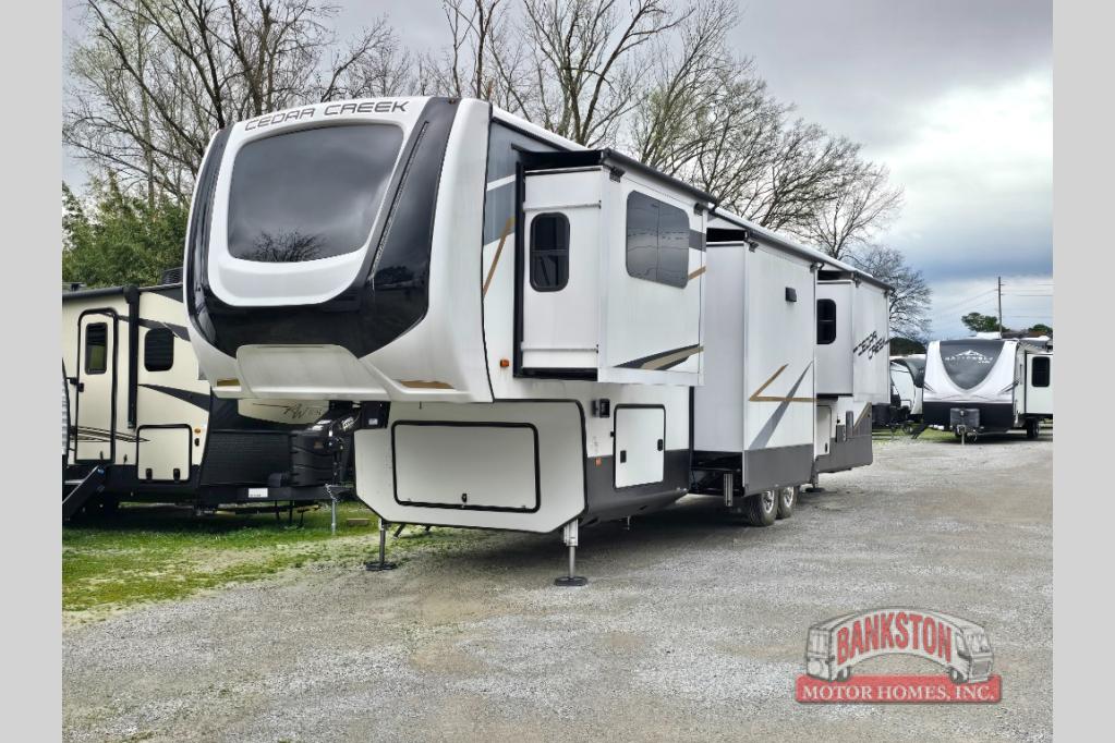 RV listing image