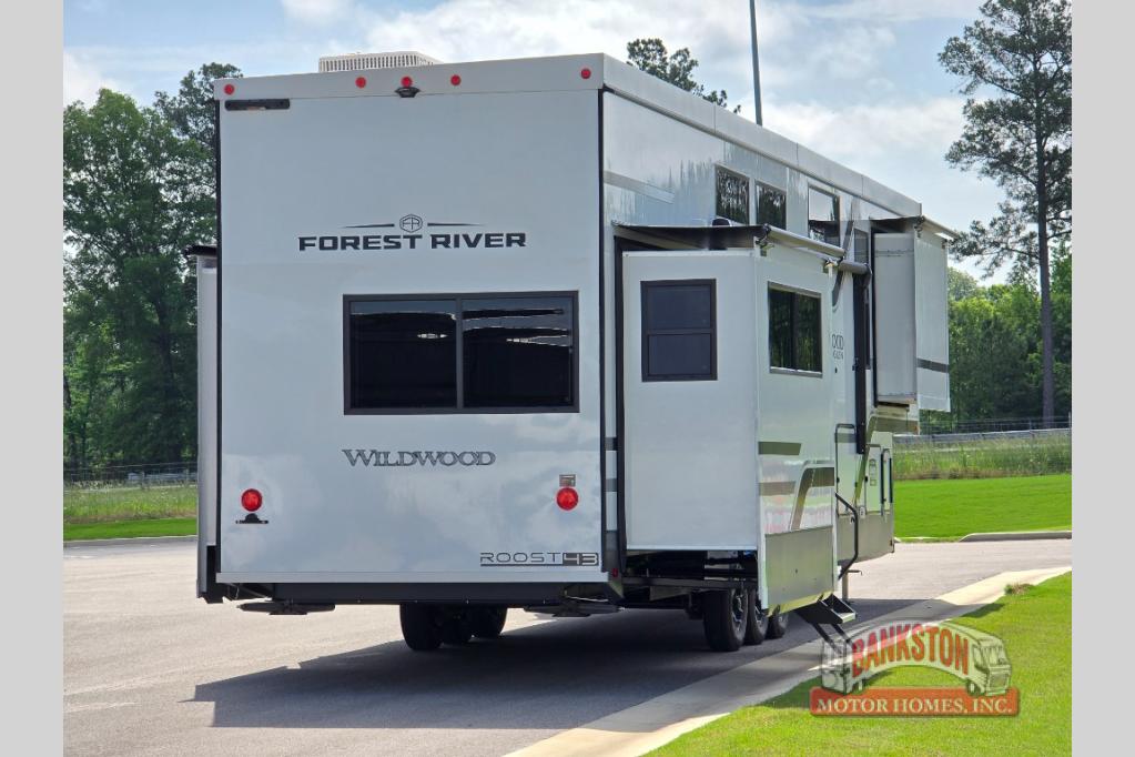RV listing image