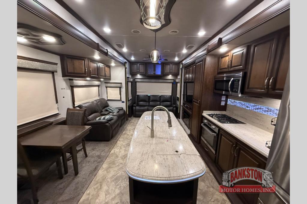 RV listing image