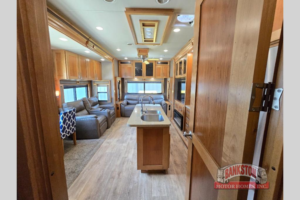 RV listing image