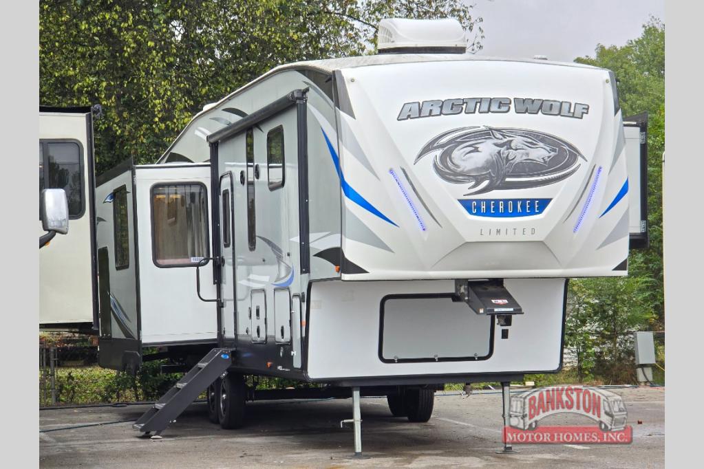 RV listing image
