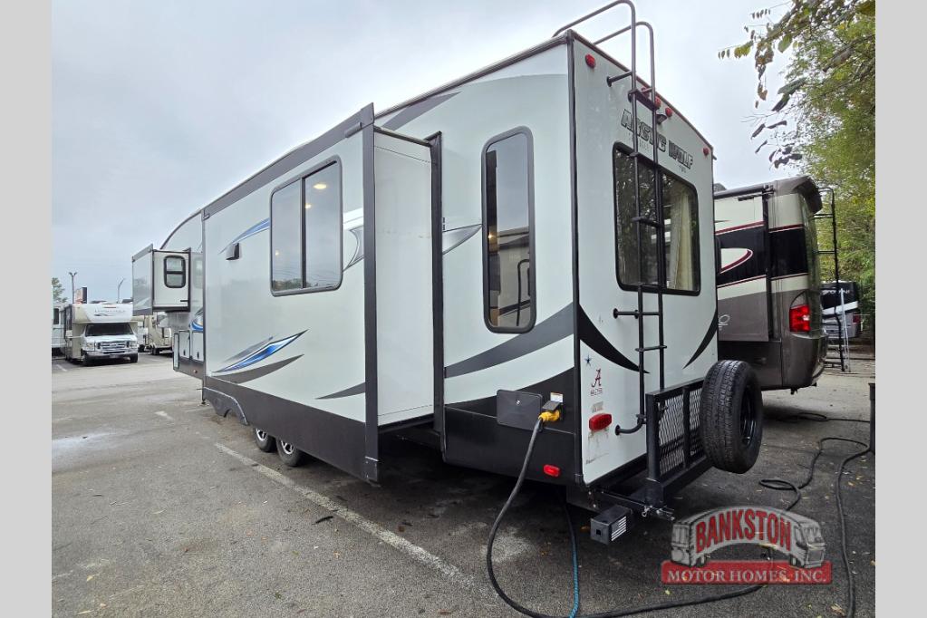 RV listing image