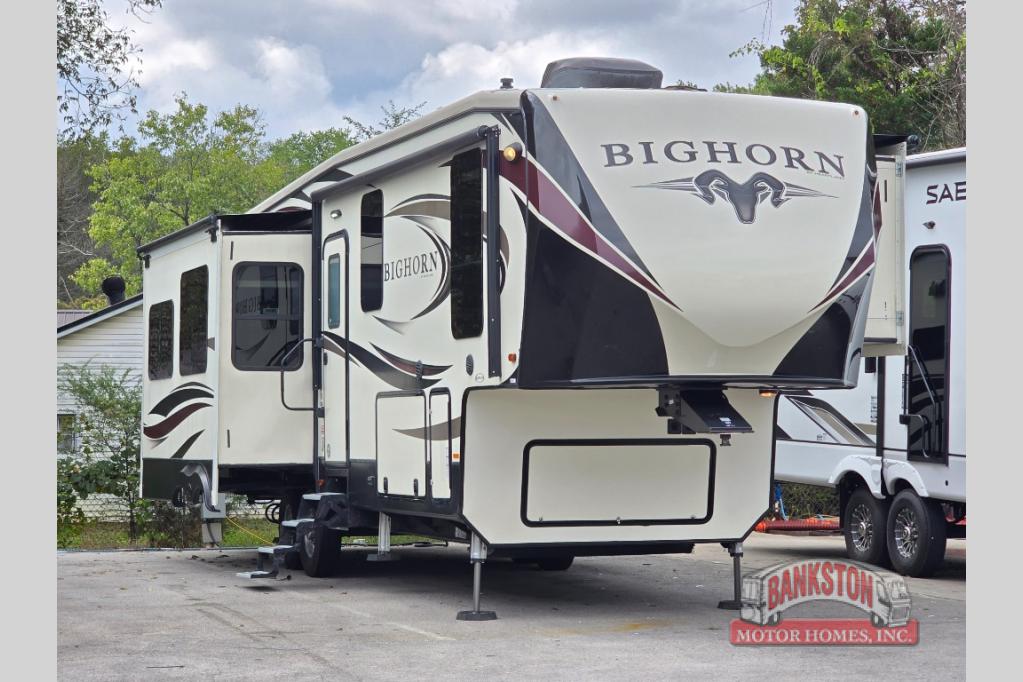 RV listing image