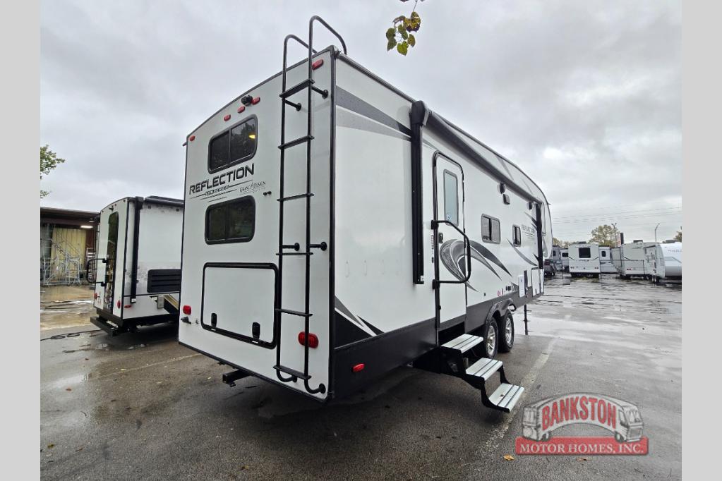 RV listing image