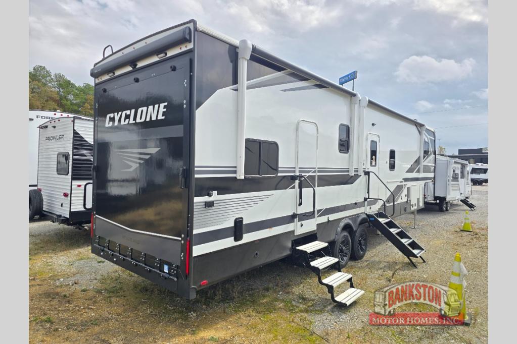 RV listing image