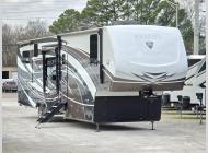 Used 2022 VanLeigh RV Beacon 42RDB image
