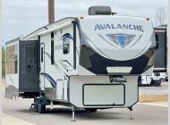 Used 2018 Keystone RV Avalanche 365MB image