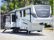New 2025 Palomino Columbus 384RKH image