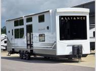 New 2025 Alliance RV Benchmark 44LFT image