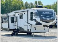 Used 2021 Dutchmen RV Astoria 3553MBP image