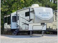 Used 2022 Alliance RV Avenue 32RLS image