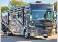 Used 2010 Fleetwood RV Discovery 40G image